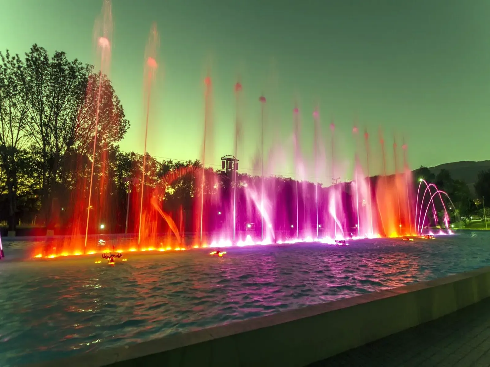 Fuente de parque de las aguas Lima Perú 11.webp