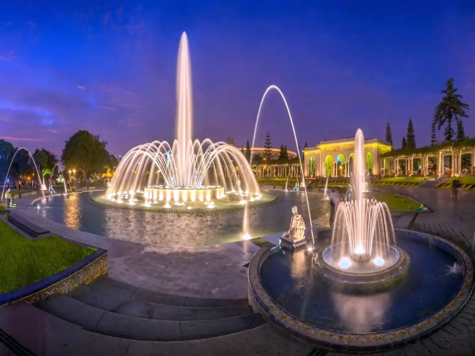 Fuente de parque de las aguas Lima Perú.webp