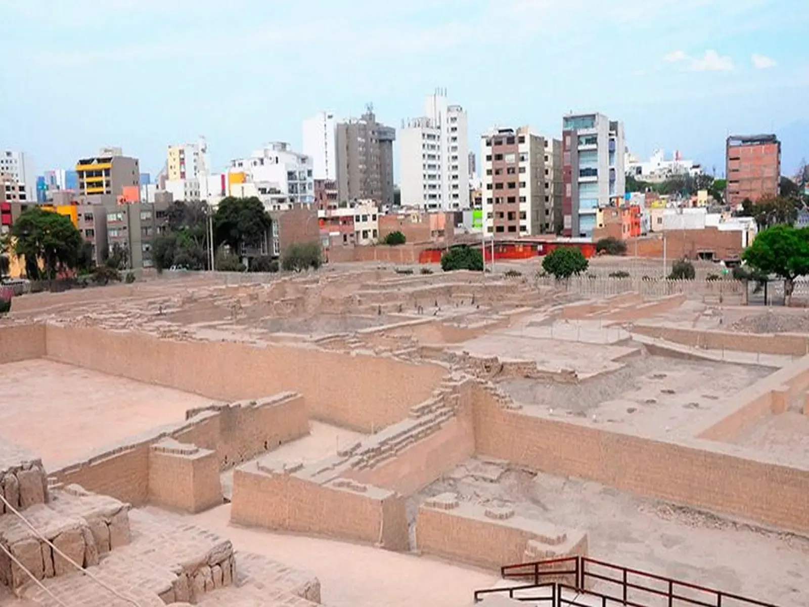 Huaca Pucllana Lima - Peru.webp