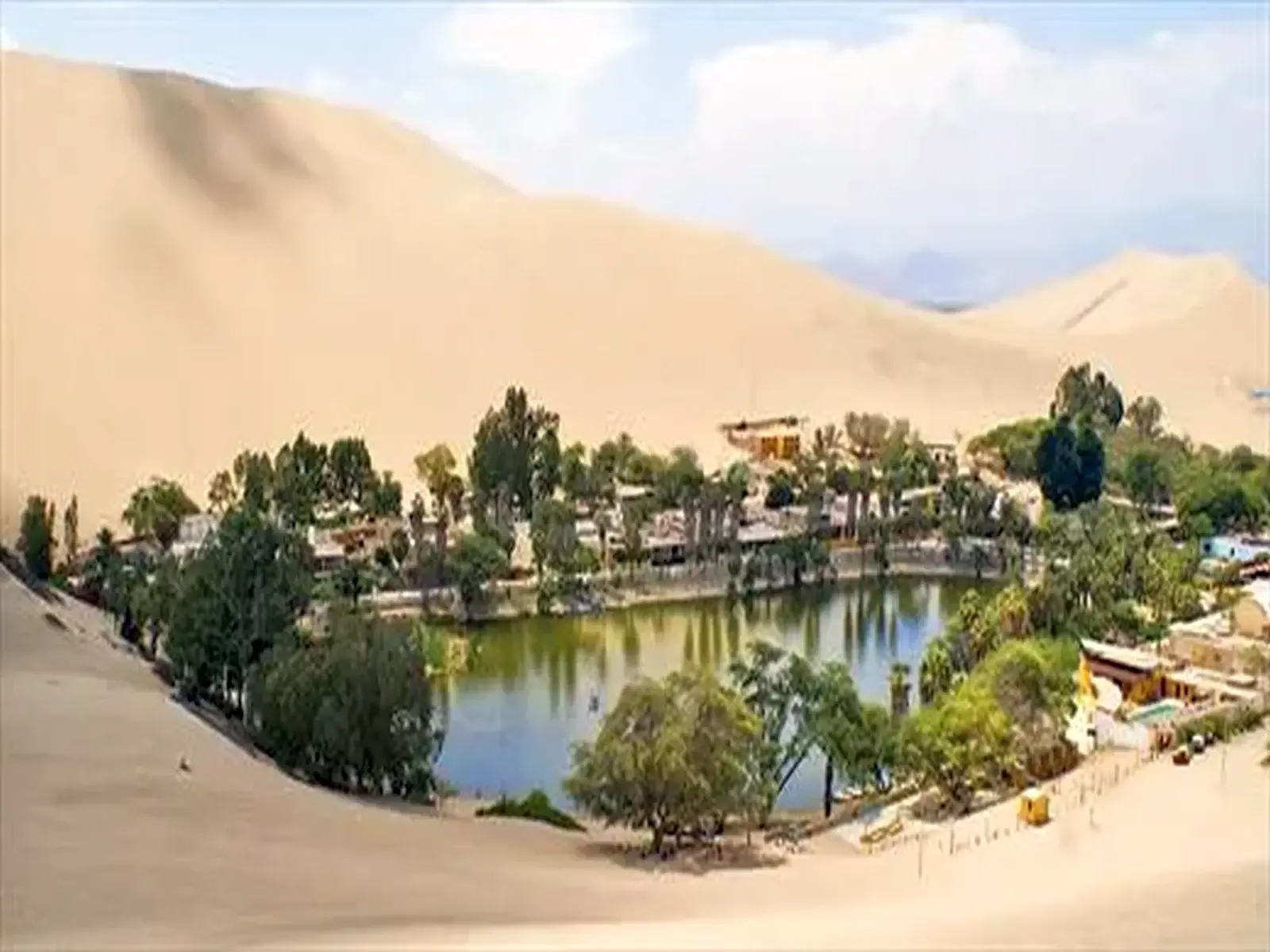 Huacachina Laguna Ica Perú.webp