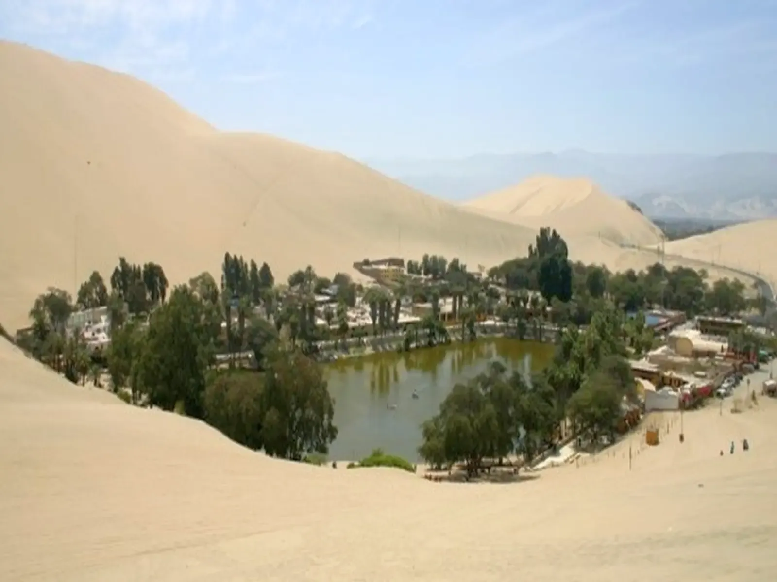 Laguna de Huacachina Ica Perú.webp
