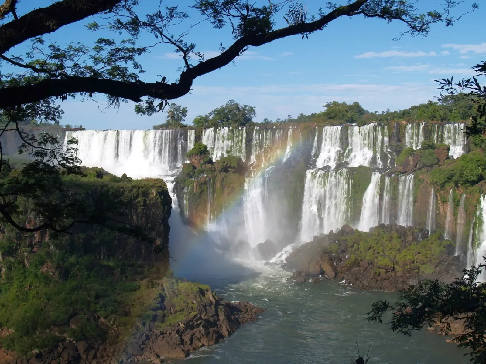 cataratas-del-iguazu-scaled.webp