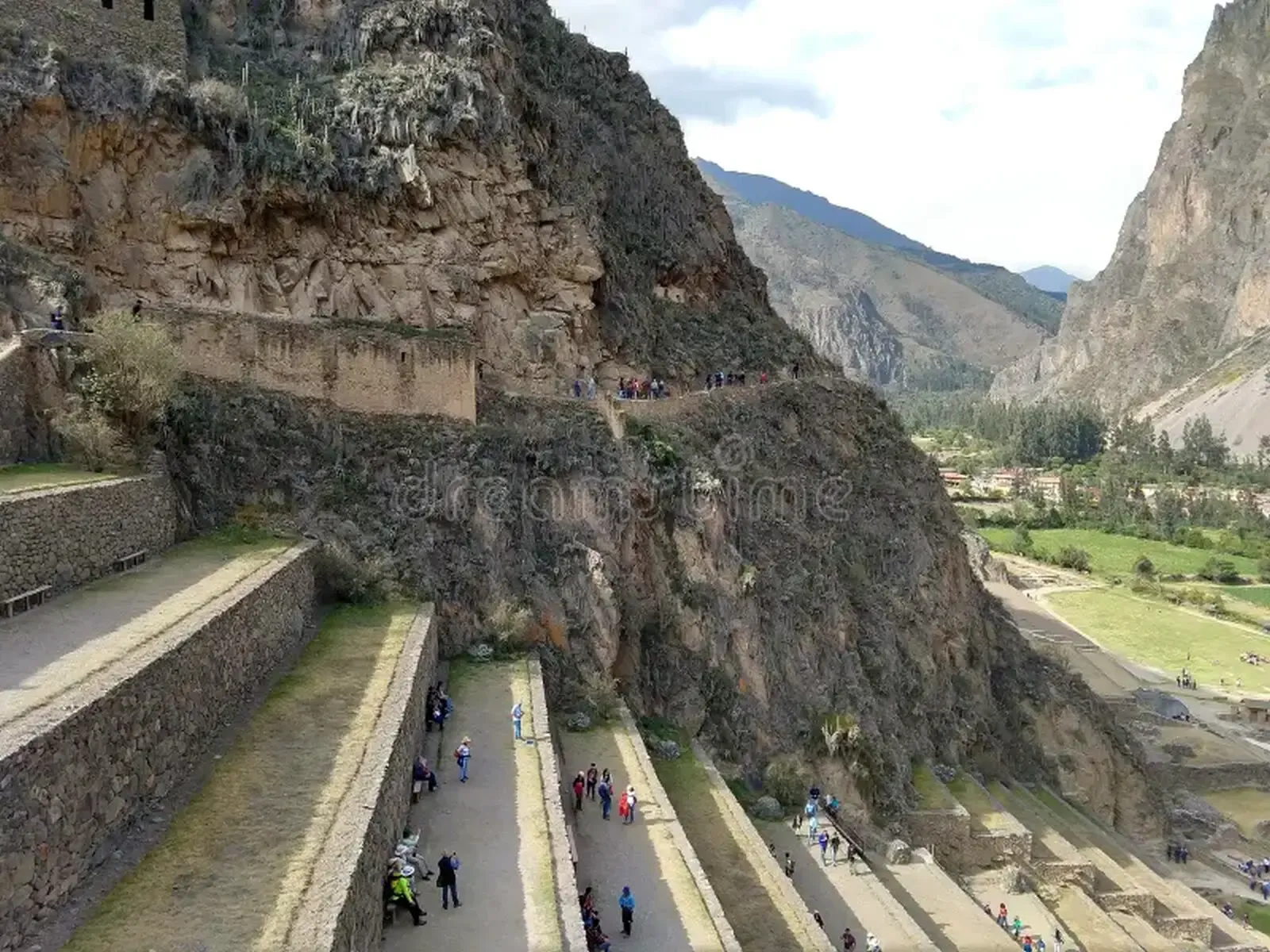 inca-ruins-city-cusco-peru-mountain.webp