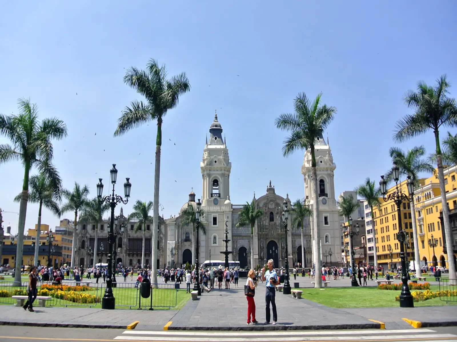 plaza-armas-centro-de-lima.webp