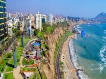 MIraflores Larco Mar Lima Perú.webp
